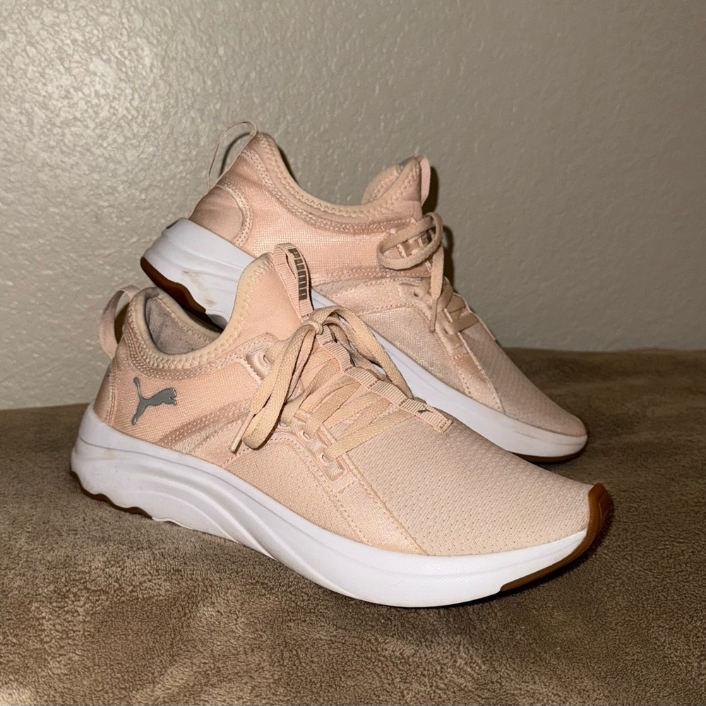 Puma Women's Cream Sneakers